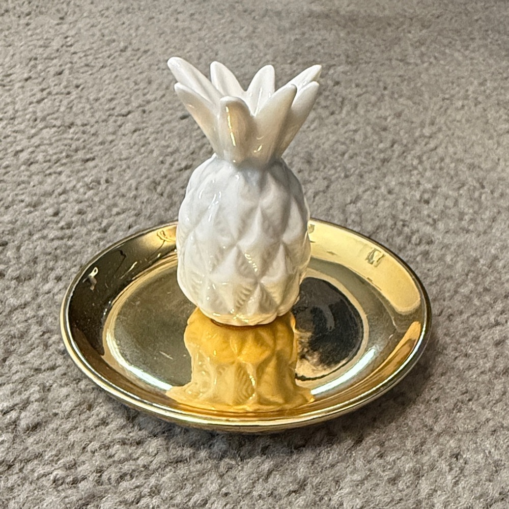 White Pineapple jewelry dish